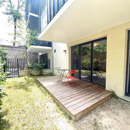 Grand appartement en Hypercentre avec Terrasse et Jardin *